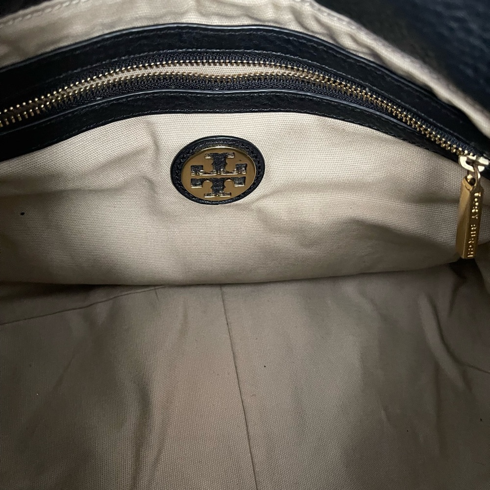 ~ SOLD~ Tory Burch Black Leather Hobo Style Bag ~π - Picture 10 of 11